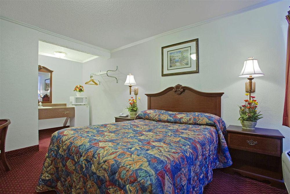 Americas Best Value Inn & Suites Klamath Falls Exterior photo